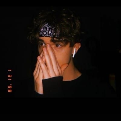 مبشرہ خان avatar